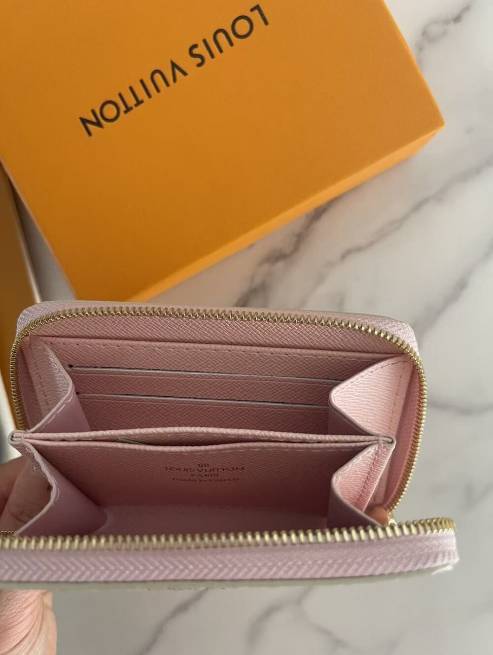 Louis Vuitton Zippy Coin Purse - Picture 6 of 10